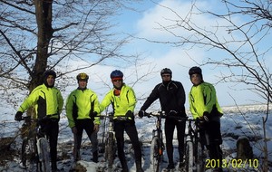 Sortie du dimanche 10/02/2013. Sortie bien fraiche au départ -6° et puis quelques problèmes mécaniques du à la glace qui s'est formée partout sur les vélos.