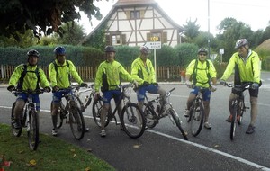 Sortie du dimanche 25 août 2013. A l'arrivée de la rando de Montreux-Jeune. Avec en prime, un peu de boue .... thalasso gratuite pour nos visages et gambettes.