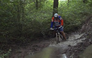 Sortie du dimanche 11 mai 2014. Un peu de boue. Plus profond que prévu ... n'est ce pas Cyrille.