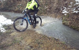 Sortie du dimanche 28 février 2016. Traversée de rivière à l'arrière de Romagny.