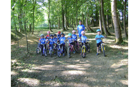 Initiation VTT - entrainements dans la forêt